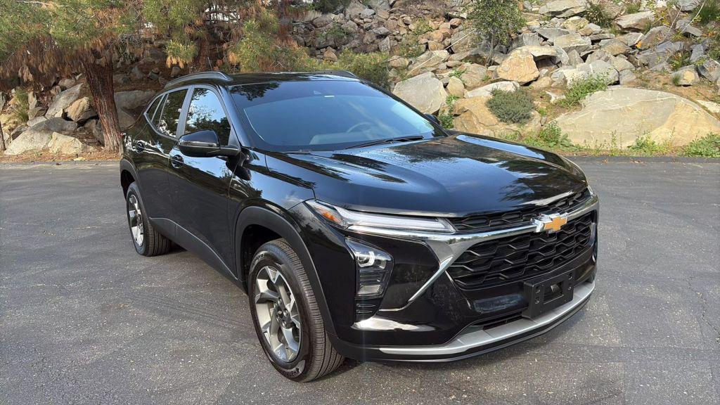 used 2025 Chevrolet Trax car, priced at $18,495