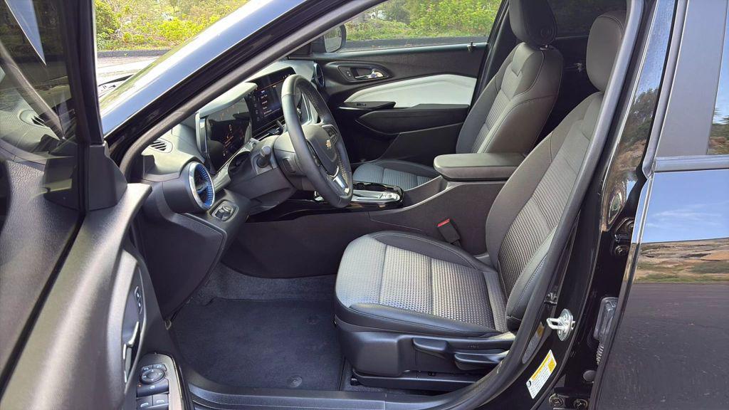 used 2025 Chevrolet Trax car, priced at $18,495