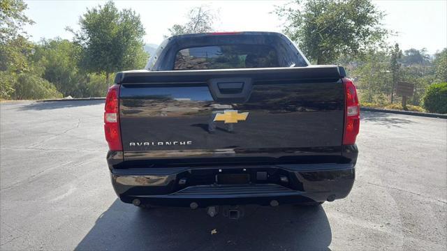 used 2009 Chevrolet Avalanche car, priced at $13,495