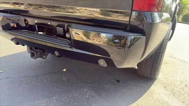 used 2009 Chevrolet Avalanche car, priced at $13,495