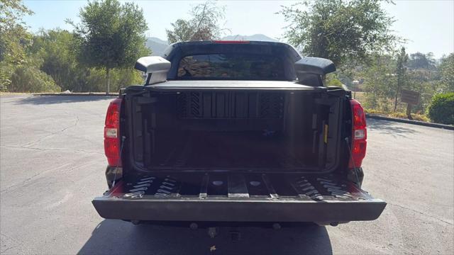 used 2009 Chevrolet Avalanche car, priced at $13,495
