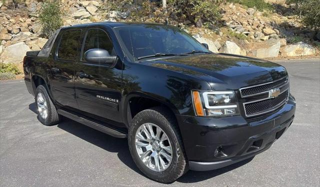 used 2009 Chevrolet Avalanche car, priced at $13,495