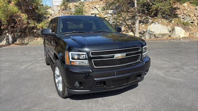 used 2009 Chevrolet Avalanche car, priced at $13,495
