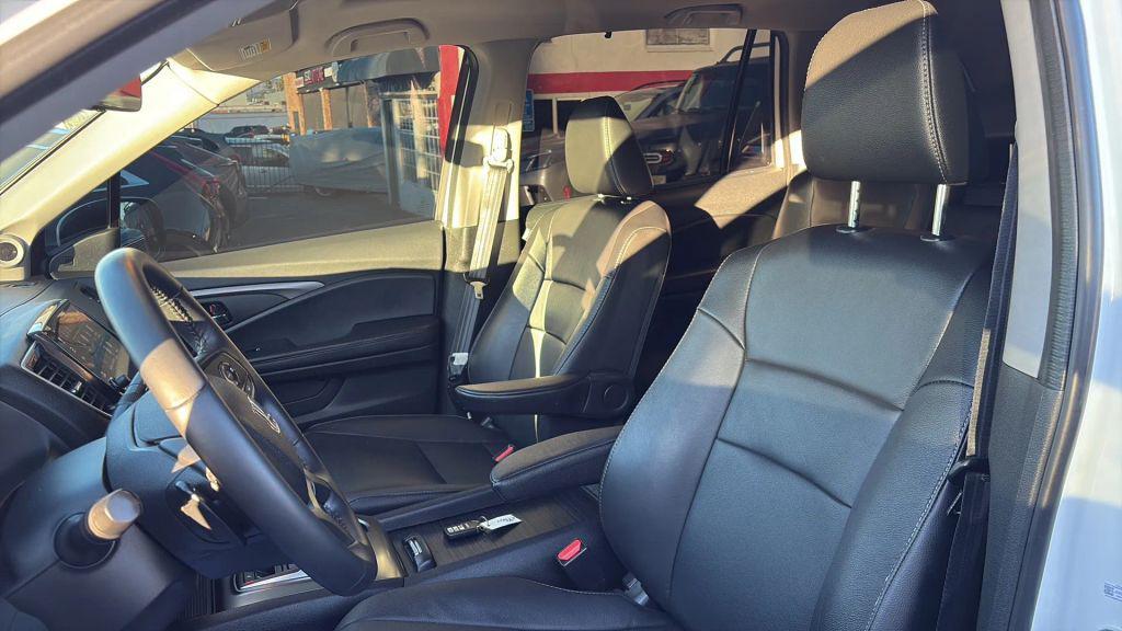 used 2022 Honda Pilot car, priced at $24,995