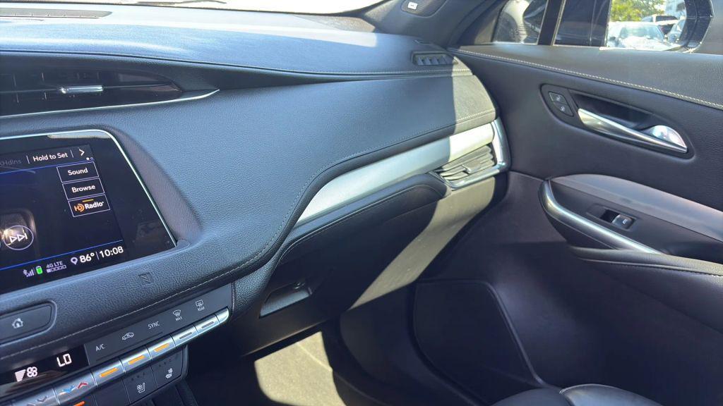 used 2020 Cadillac XT4 car, priced at $17,995