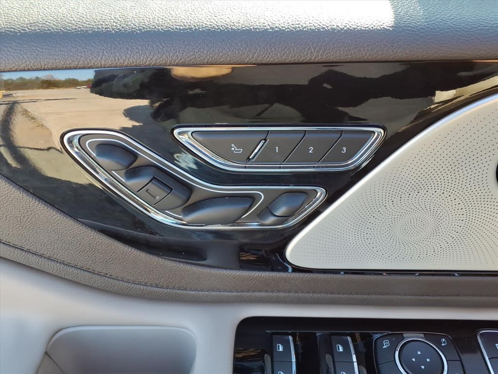 used 2021 Lincoln Aviator car, priced at $33,900