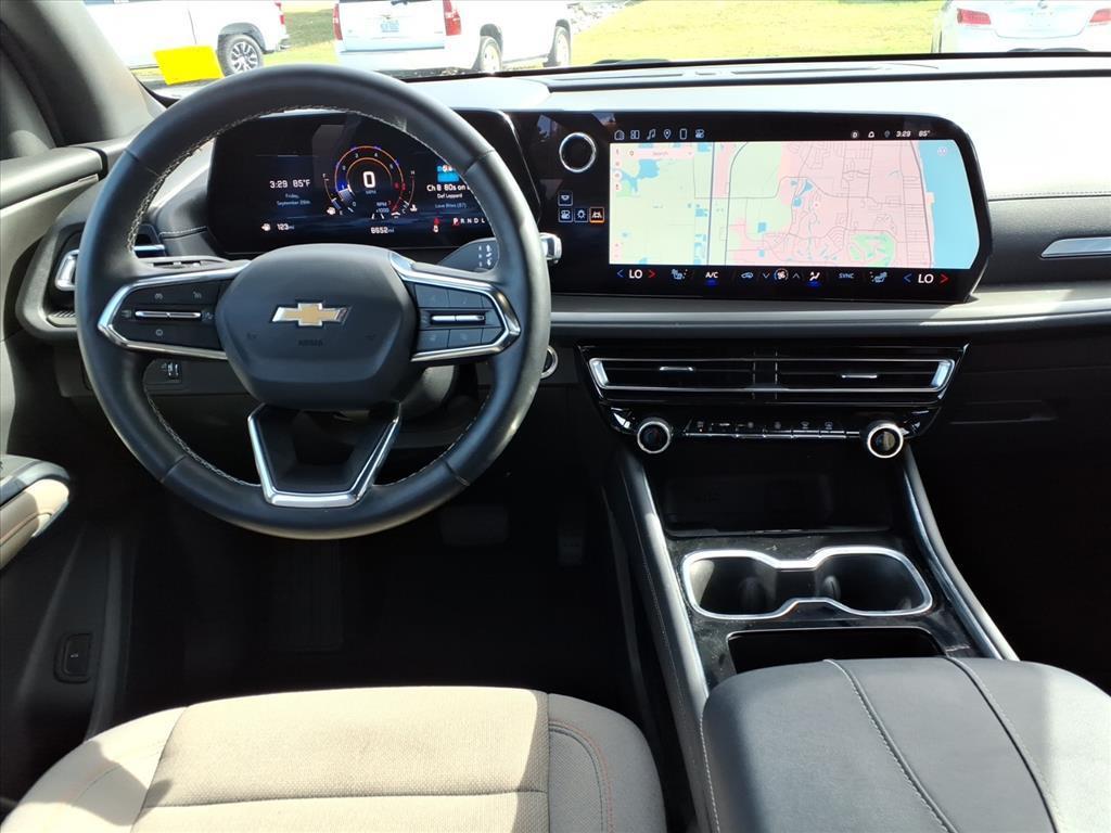 used 2025 Chevrolet Traverse car, priced at $37,950