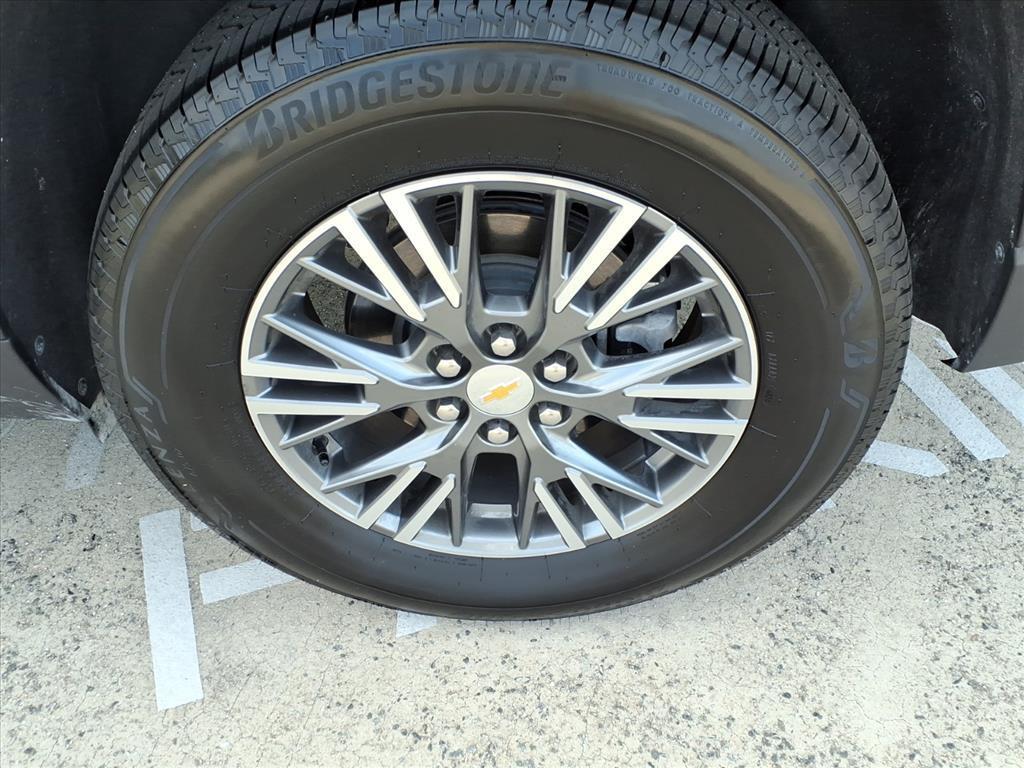 used 2025 Chevrolet Traverse car, priced at $37,950