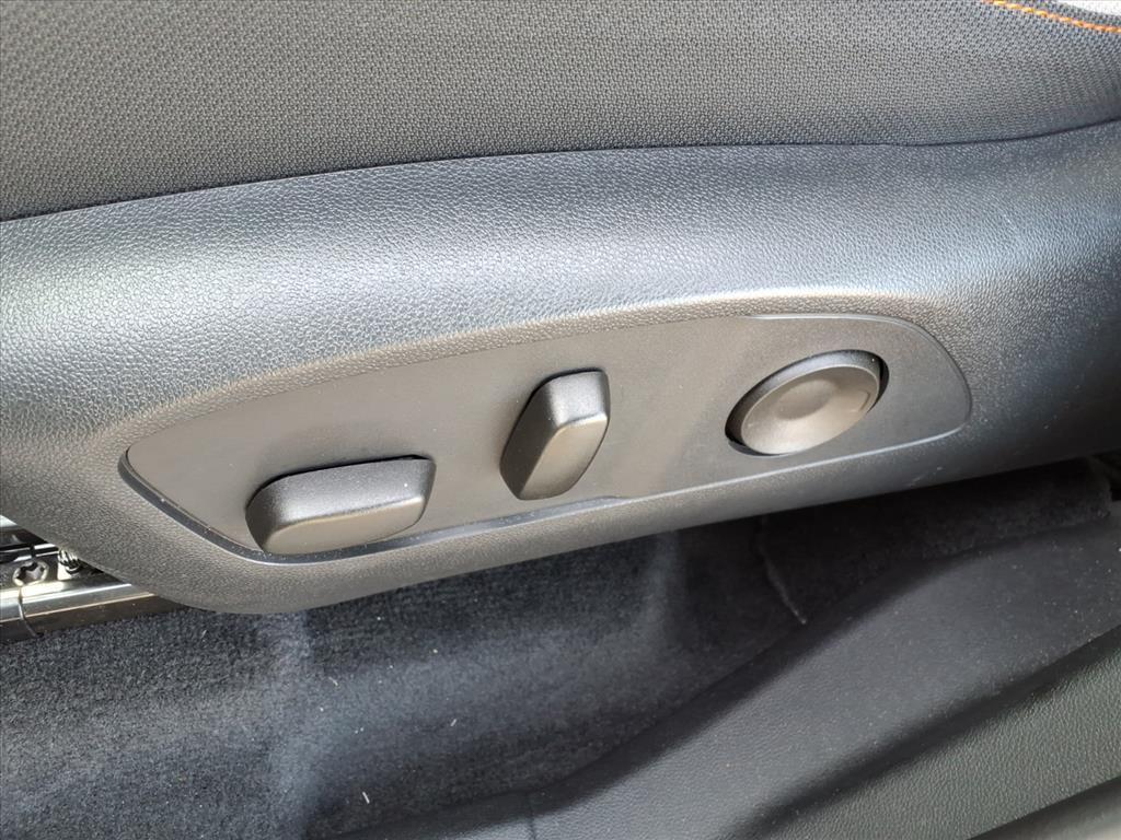 used 2025 Chevrolet Traverse car, priced at $37,950