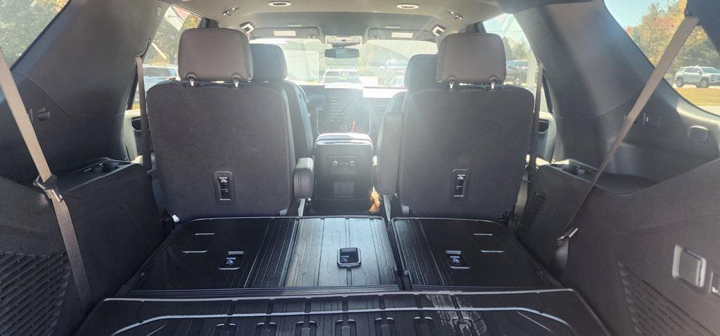 used 2025 GMC Yukon car, priced at $71,626