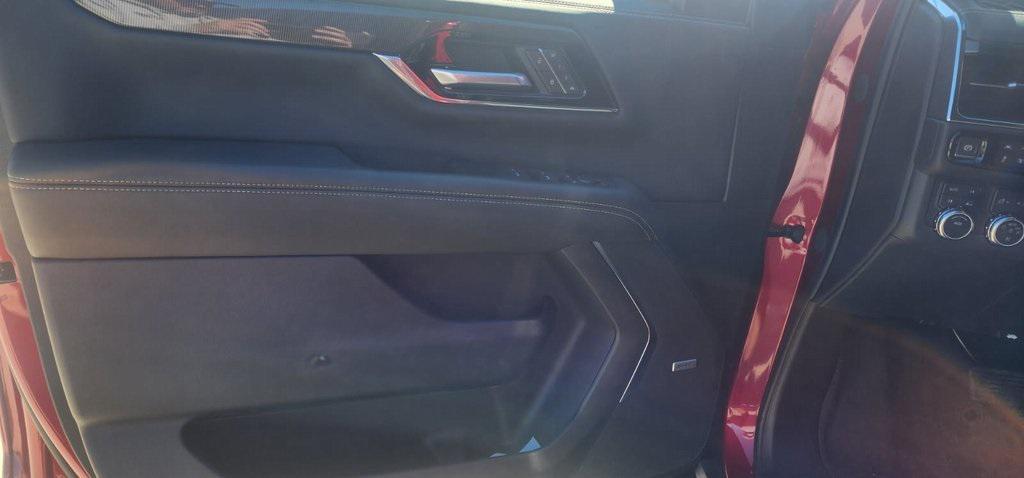 used 2025 GMC Yukon car, priced at $71,626