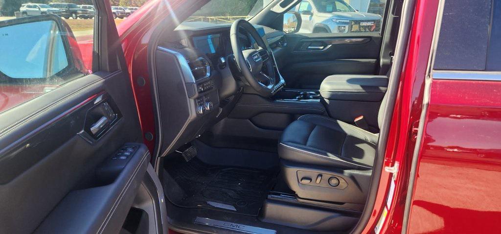 used 2025 GMC Yukon car, priced at $71,626