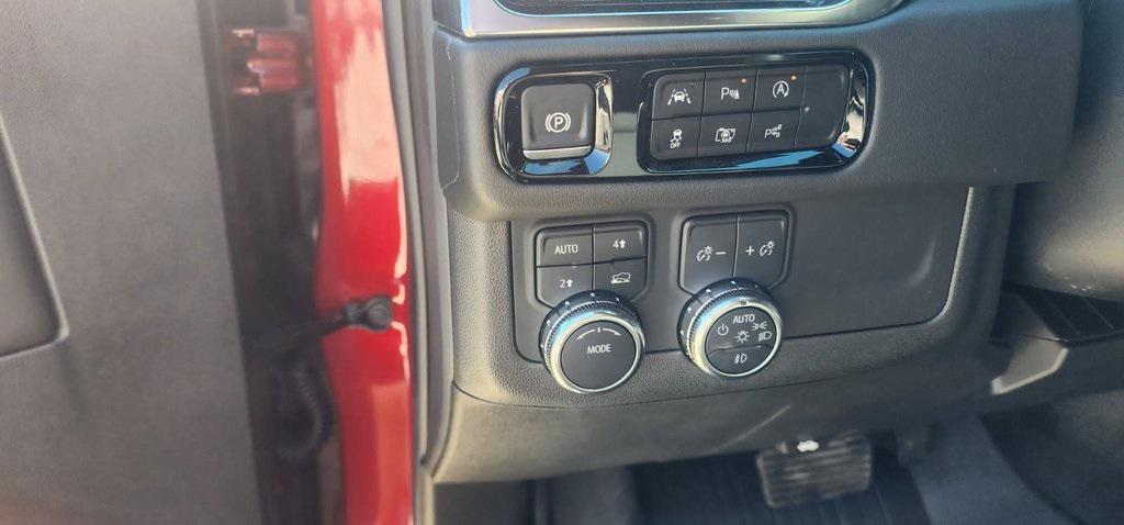 used 2025 GMC Yukon car, priced at $71,626