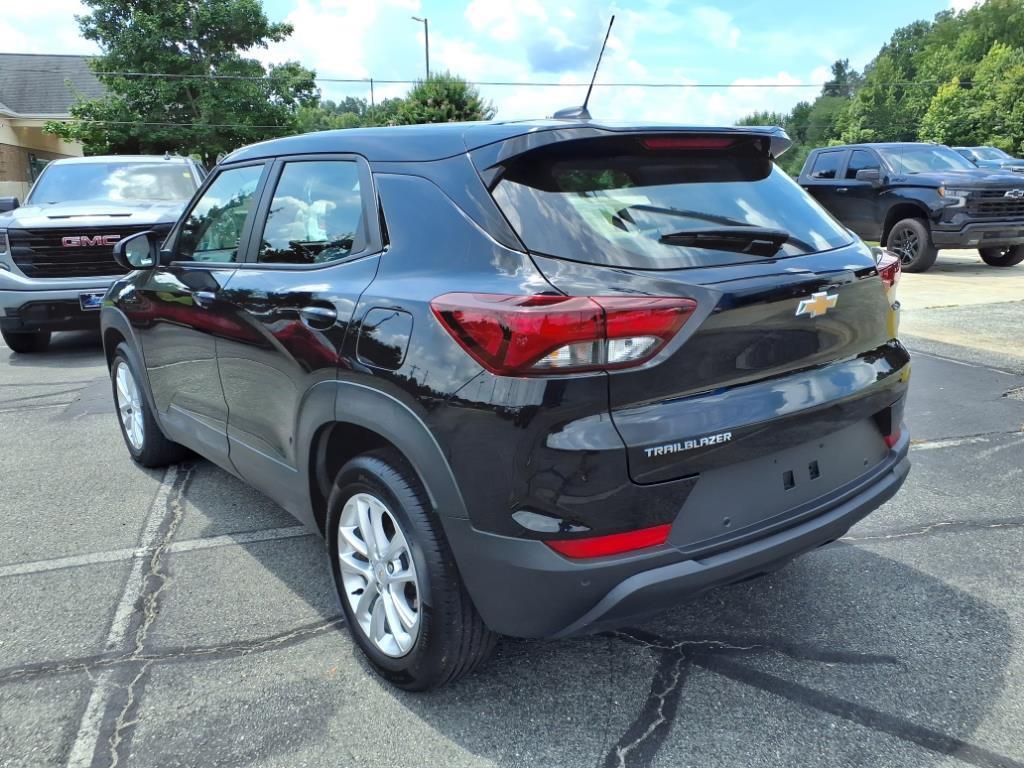 used 2025 Chevrolet TrailBlazer car, priced at $23,822