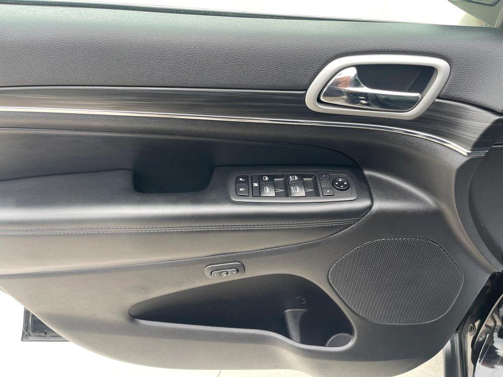 used 2020 Jeep Grand Cherokee car, priced at $27,990