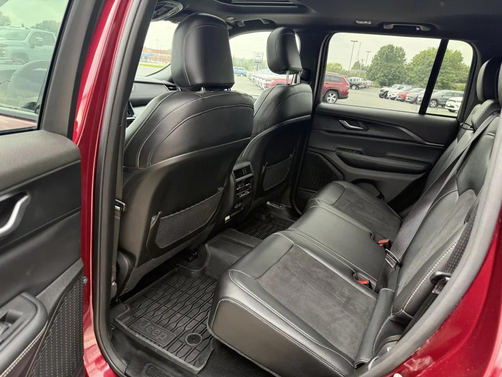 used 2024 Jeep Grand Cherokee car, priced at $37,990