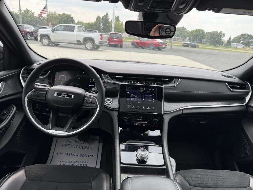 used 2024 Jeep Grand Cherokee car, priced at $37,990