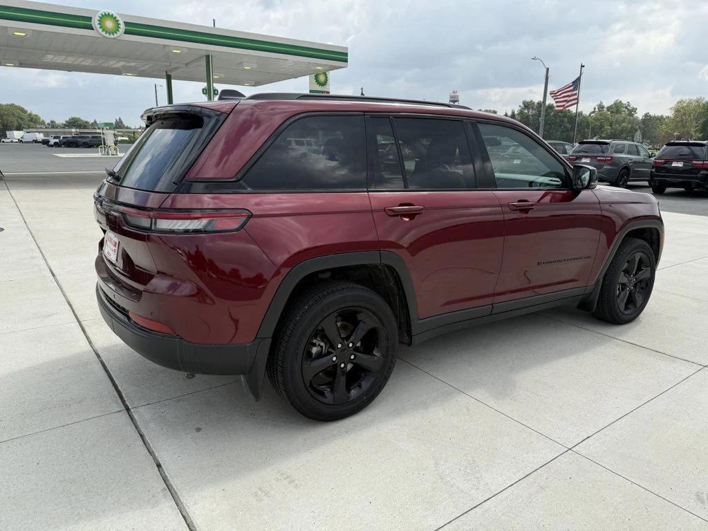 used 2024 Jeep Grand Cherokee car, priced at $37,990