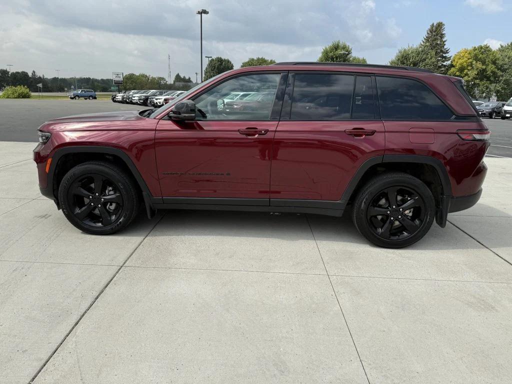 used 2024 Jeep Grand Cherokee car, priced at $37,990