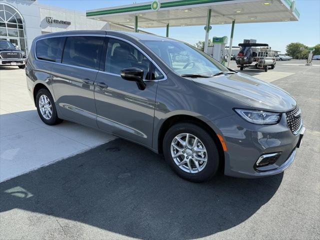 new 2025 Chrysler Pacifica car, priced at $42,020