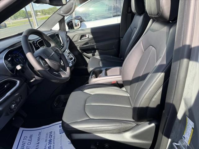 new 2025 Chrysler Pacifica car, priced at $42,020