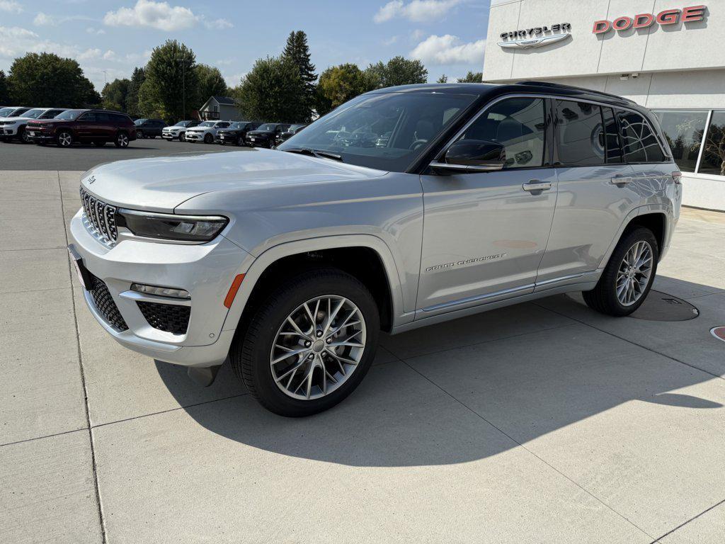 new 2025 Jeep Grand Cherokee car, priced at $56,500