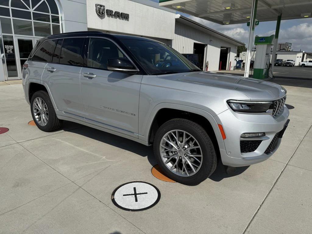 new 2025 Jeep Grand Cherokee car, priced at $56,500