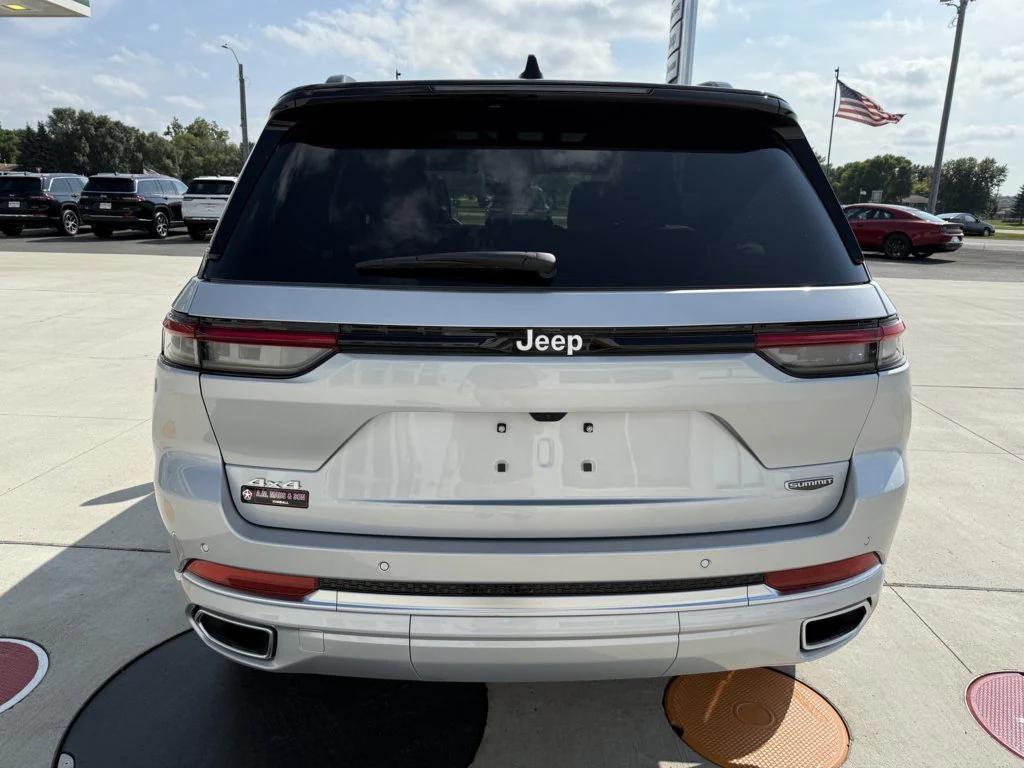 new 2025 Jeep Grand Cherokee car, priced at $56,500