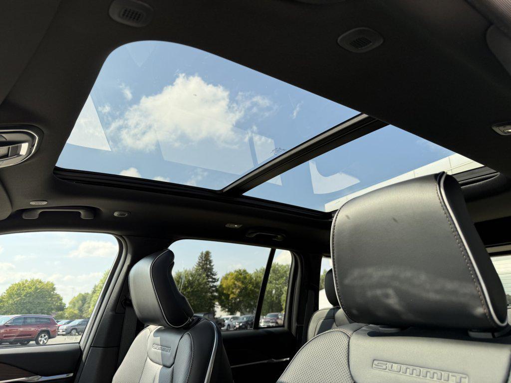 new 2025 Jeep Grand Cherokee car, priced at $56,500