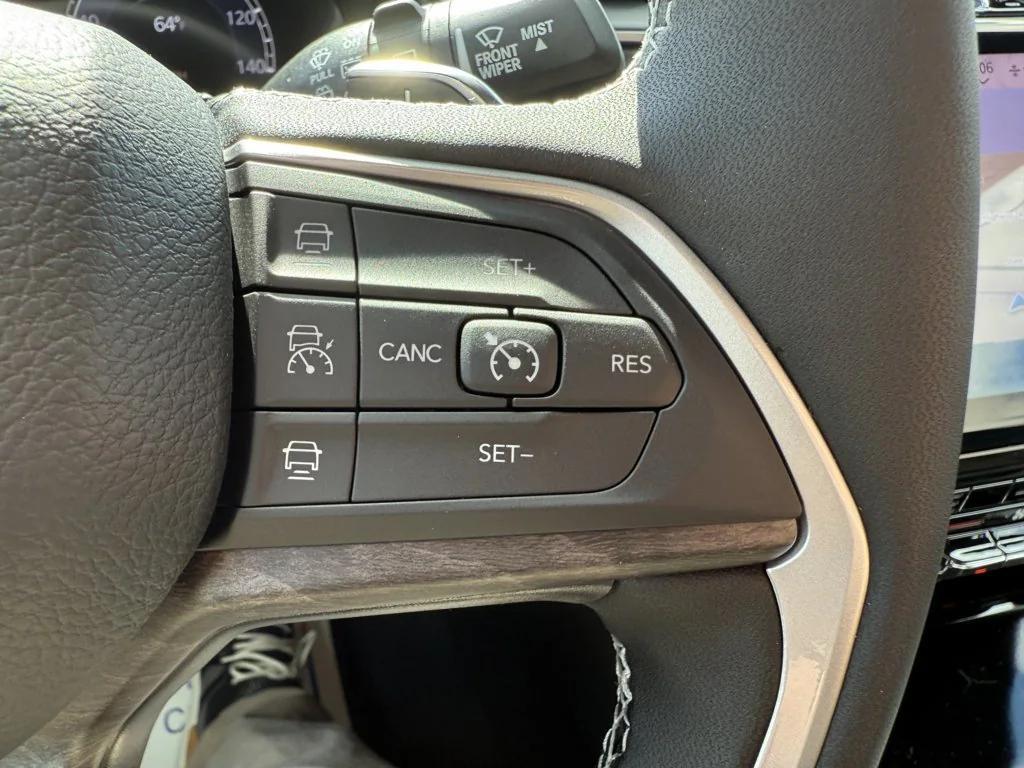 new 2025 Jeep Grand Cherokee car, priced at $48,490