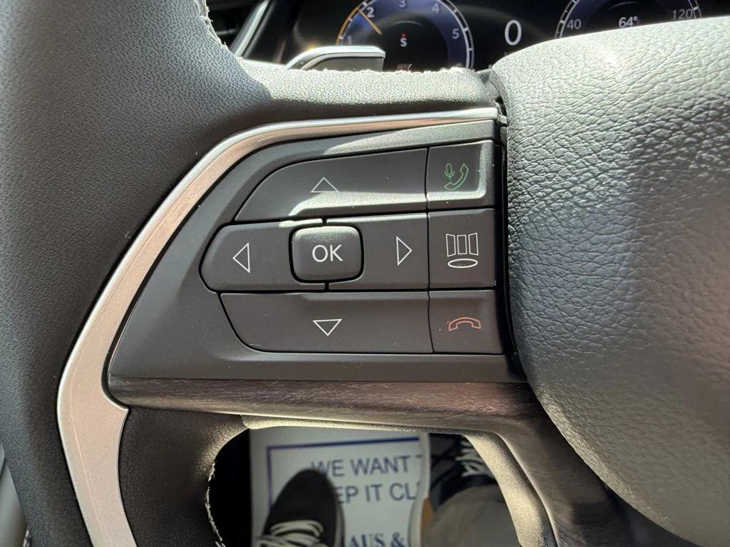 new 2025 Jeep Grand Cherokee car, priced at $48,490