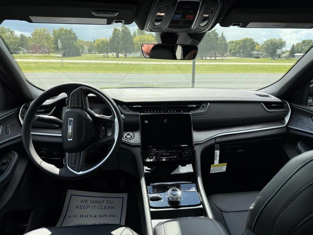 new 2025 Jeep Grand Cherokee car, priced at $48,490