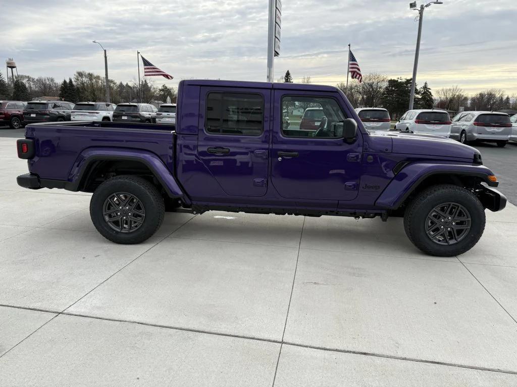 new 2026 Jeep Gladiator car, priced at $50,582