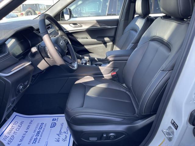 new 2025 Jeep Grand Cherokee car, priced at $44,102
