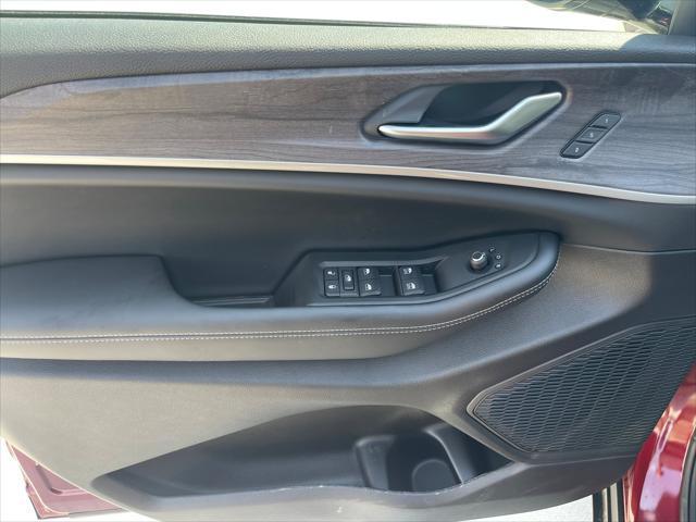 new 2025 Jeep Grand Cherokee car, priced at $48,857