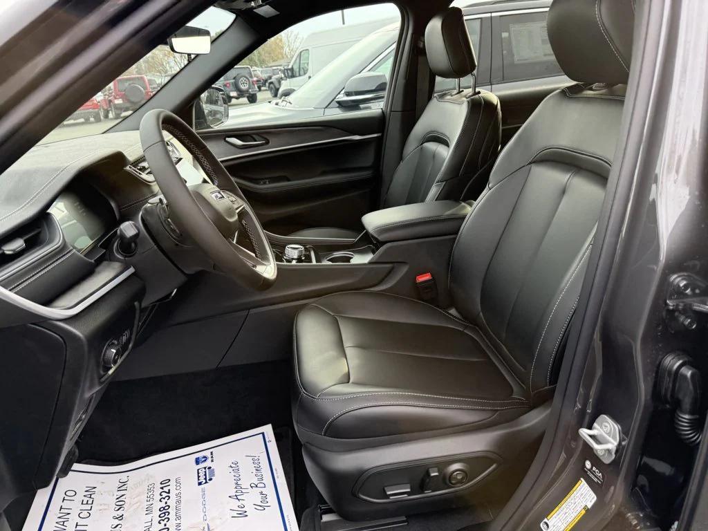 new 2025 Jeep Grand Cherokee L car, priced at $51,428