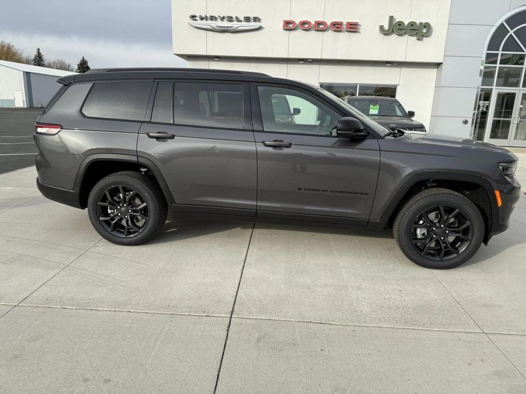 new 2025 Jeep Grand Cherokee L car, priced at $51,428