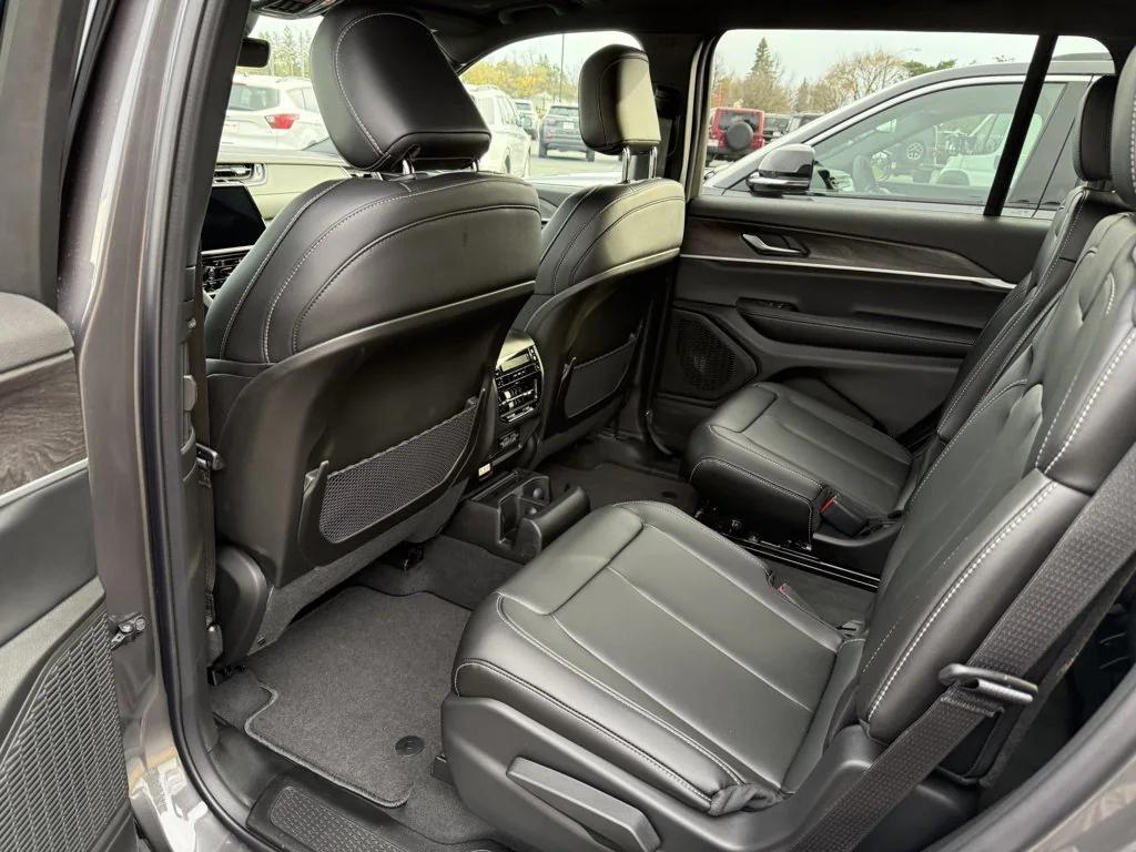 new 2025 Jeep Grand Cherokee L car, priced at $51,428