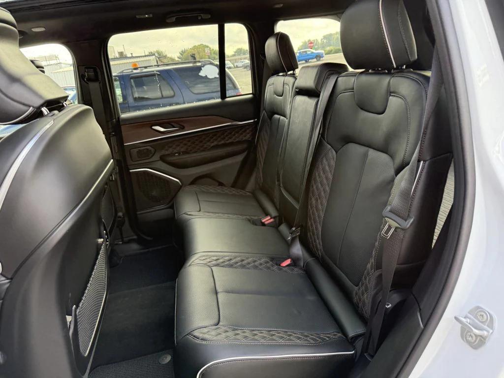 new 2025 Jeep Grand Cherokee car, priced at $55,964