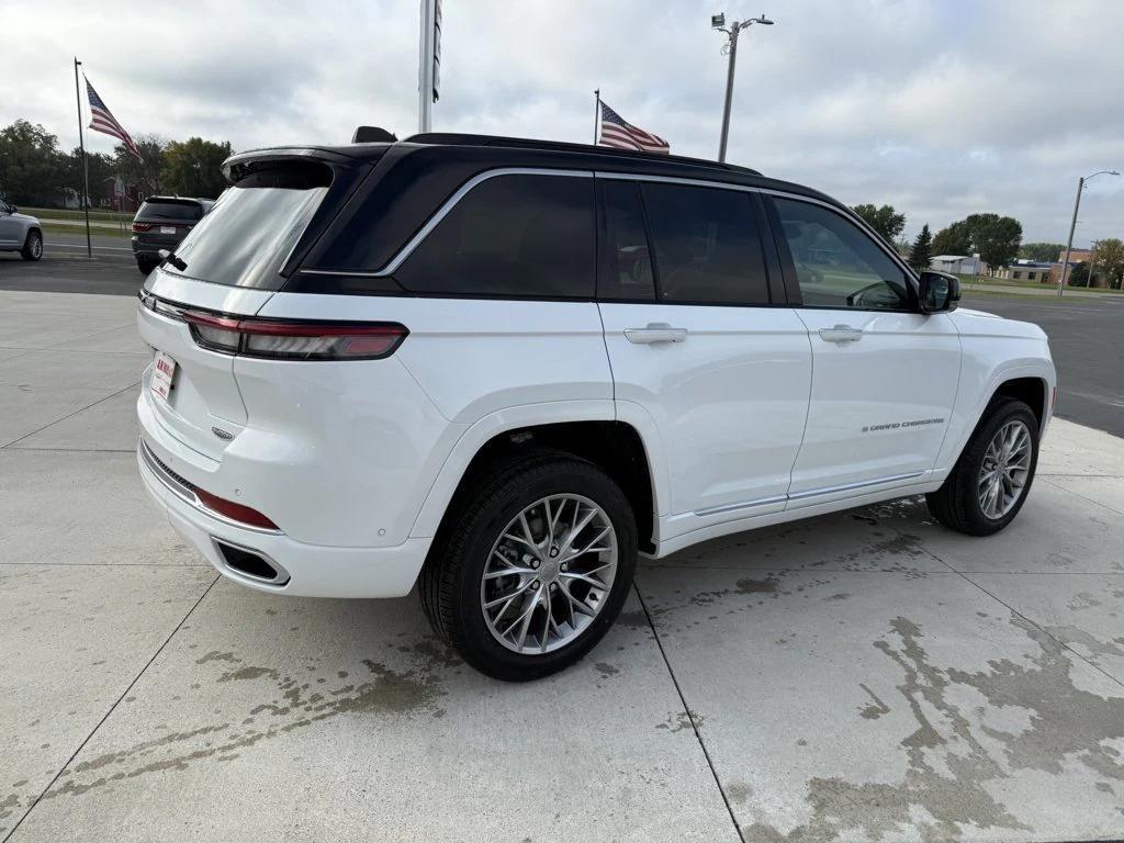 new 2025 Jeep Grand Cherokee car, priced at $55,964