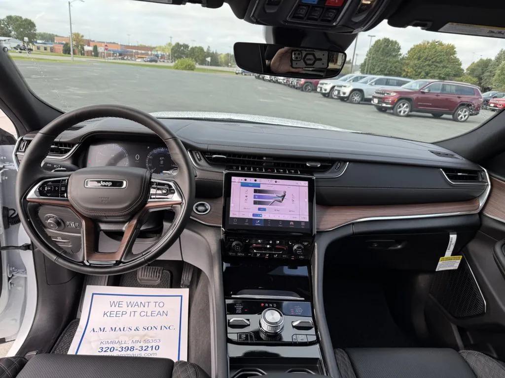 new 2025 Jeep Grand Cherokee car, priced at $55,964