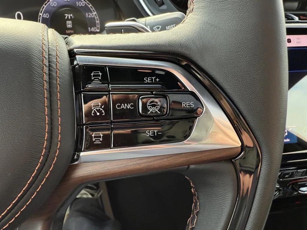 new 2025 Jeep Grand Cherokee car, priced at $55,964