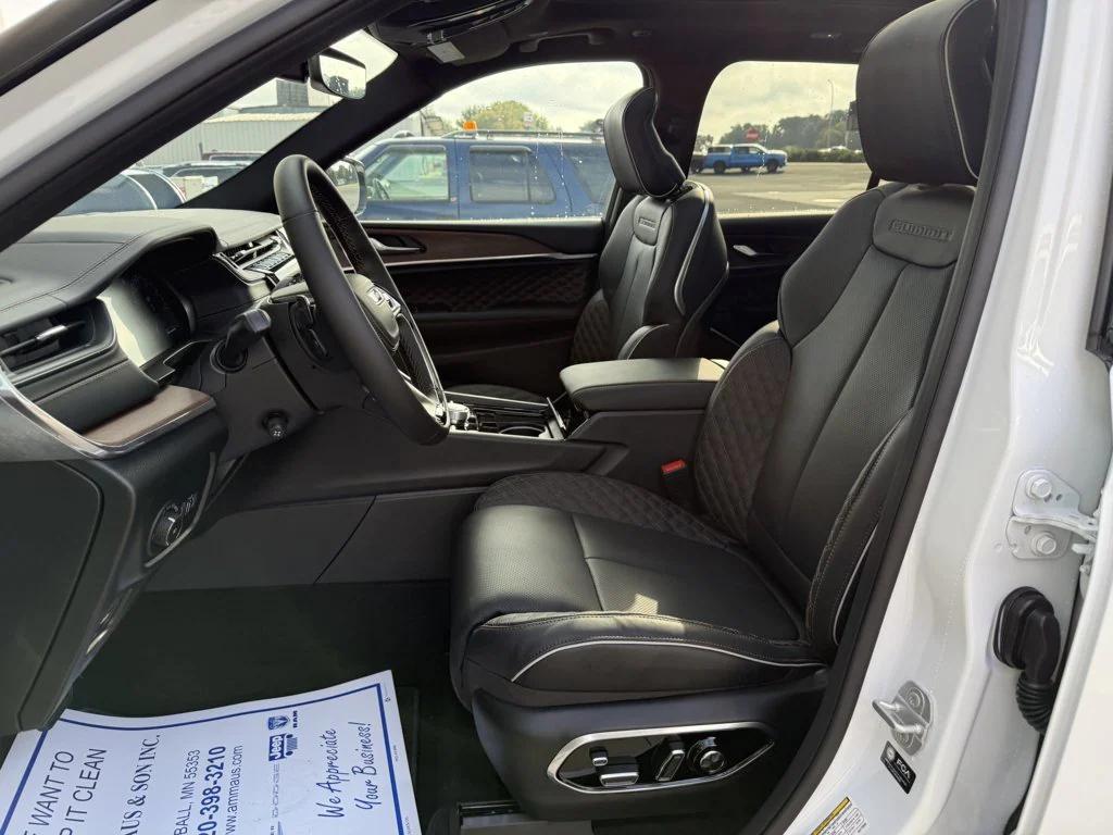 new 2025 Jeep Grand Cherokee car, priced at $55,964