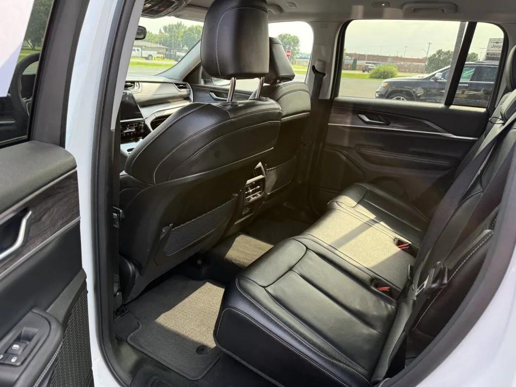 used 2023 Jeep Grand Cherokee car, priced at $35,990