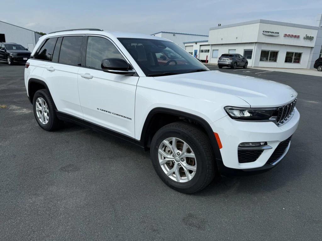 used 2023 Jeep Grand Cherokee car, priced at $35,990
