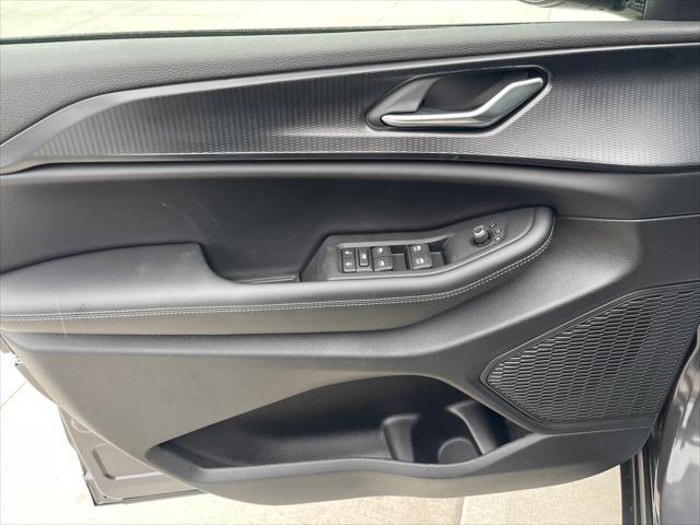 new 2025 Jeep Grand Cherokee car, priced at $47,870