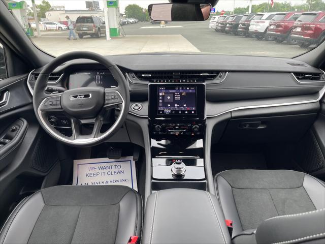 new 2025 Jeep Grand Cherokee car, priced at $47,870