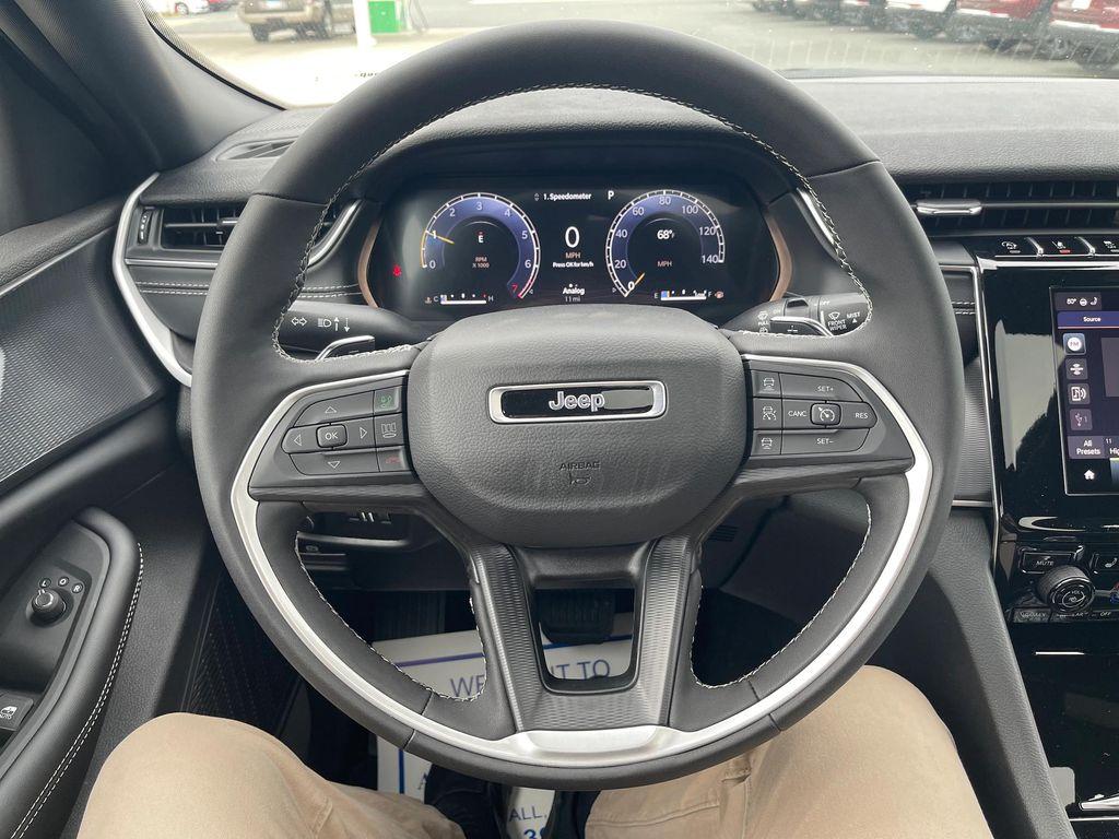 new 2025 Jeep Grand Cherokee car, priced at $44,209