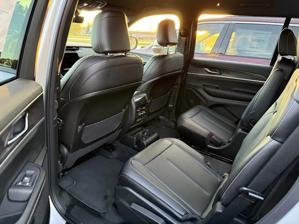 new 2025 Jeep Grand Cherokee L car, priced at $45,723