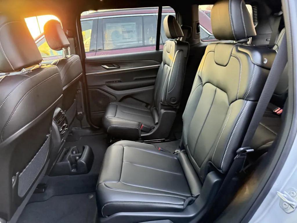 new 2025 Jeep Grand Cherokee L car, priced at $45,723